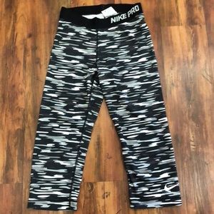 Nike Capri athletic pants